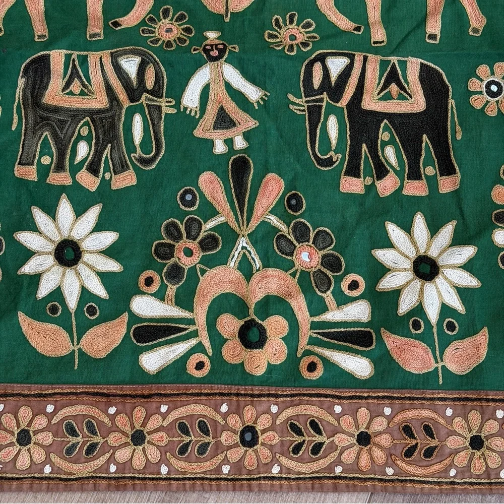 Kutchi Indian Embroidered Wall Hanging‎ w/Mirrors Vintage Elephant Horses Green - Picture 3 of 13